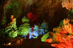Tien Son Cave 2 300x200 - SPECTACULAR TIEN SON CAVE