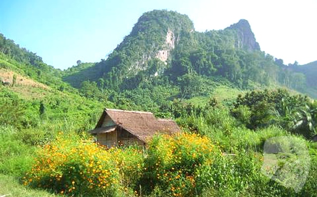 Houei Xai - Along mekong river Houei Xai - Along mekong river