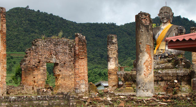 XIENG KHUANG AND THE PLAIN OF JARS Muang Khoune - XIENG KHUANG AND THE PLAIN OF JARS