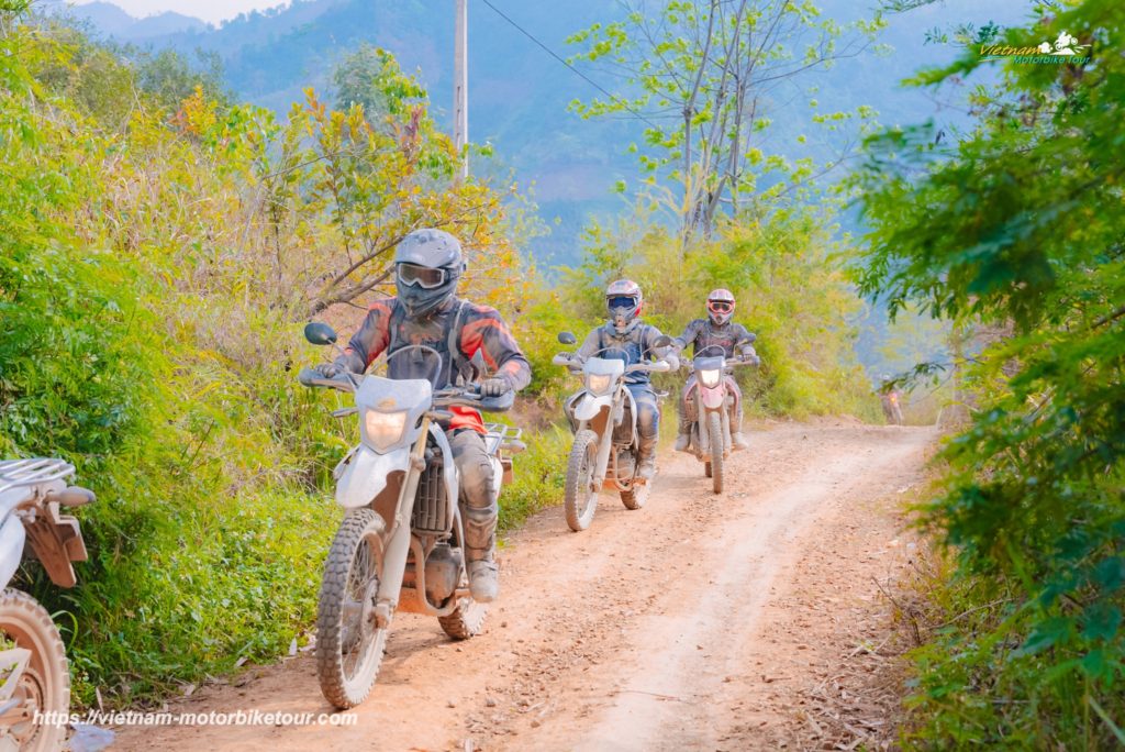 Invincible Northern Vietnam Offroad Motorbike Tour - 10 Days DONG VAN MOTORCYCLE TOURS TO BAO LAC BABE LAKE 4 1024x684 - Invincible Northern Vietnam Offroad Motorbike Tour - 10 Days