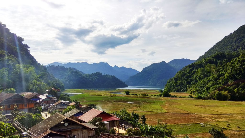AUTHENTIC NORTHERN VIETNAM OFFROAD MOTORBIKE TOUR Motorbike tour to Ba Be Lake 1024x576 - AUTHENTIC NORTHERN VIETNAM OFFROAD MOTORBIKE TOUR