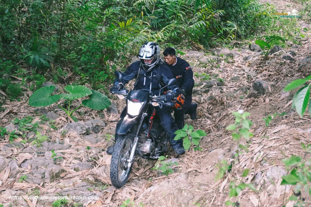 Vietnam Offroad Motorbike Tour via Mai Chau 8 1024x683 - VINTAGE NORTHWEST VIETNAM OFF-ROAD MOTORBIKE TOUR VIA MAI CHAU AND SAPA