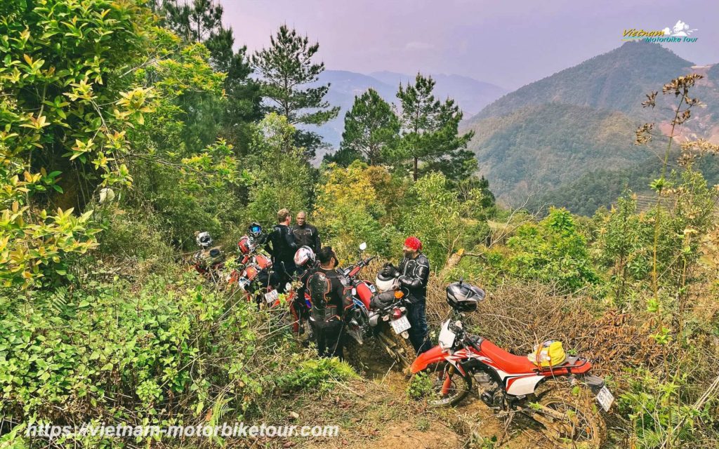 PHU YEN MOTORCYCLE TOUR TO MU CANG CHAI 4 1024x640 - Gorgeous Northwest Vietnam Off-road Motorbike Tour