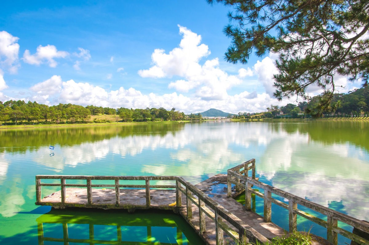Top 20 tourist attractions to visit in Dalat, Vietnam Xuan Huong Lake - Top 20 tourist attractions to visit in Dalat, Vietnam