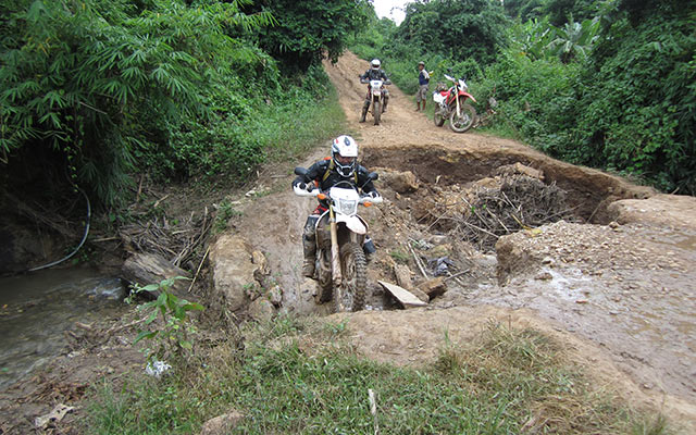 Thrilling Laos Motorcycle Tour from Luang Prabang to Nong Khiaw, Golden Triangle, Pakbeng laosj4 - Thrilling Laos Motorcycle Tour from Luang Prabang to Nong Khiaw, Golden Triangle, Pakbeng
