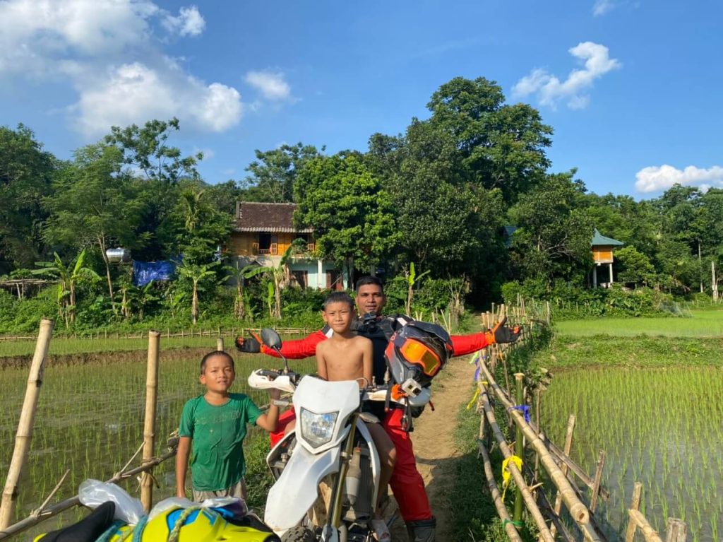 Signature Vietnam Motorbike Tour From Hanoi To Saigon – 12 Days hanoi motorcycle tour to mai chau 1024x767 - Signature Vietnam Motorbike Tour From Hanoi To Saigon – 12 Days