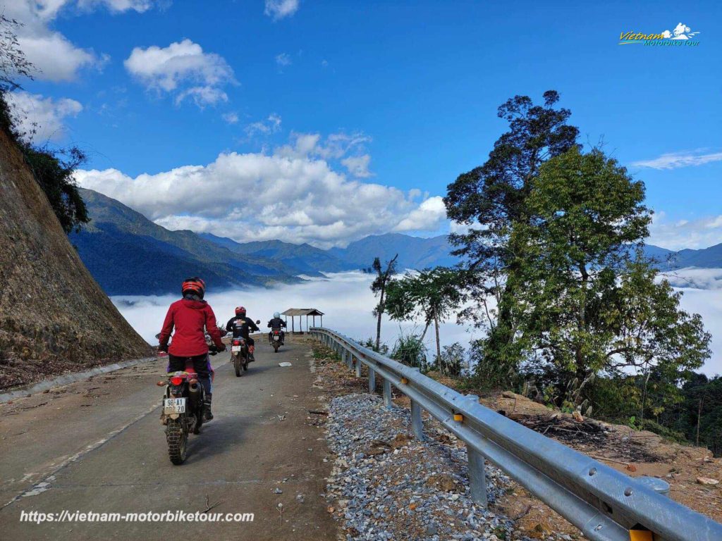 NGHIA MOTORBIKE TOUR TO TA XUA PEAK 2 1024x768 - 6-Day Thrilling Vietnam Off-road Dirtbike Tours to Mai Chau, Ta Xua , Ngoc Chien & Sapa