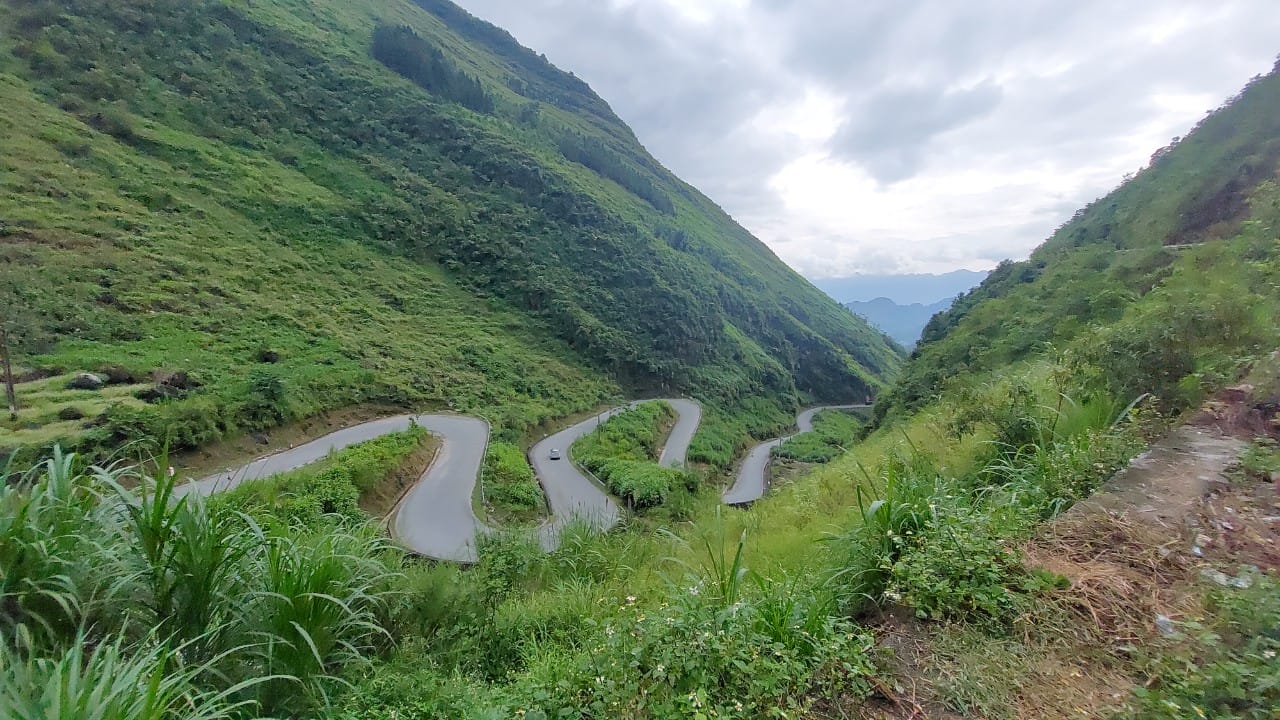 Top Adventure Big Bike Tours in Vietnam Must Ride with BMW GS 1250cc, Ténéré 700 & Transalp who should take a ha giang loop motorbike tour tham ma pass - Top Adventure Big Bike Tours in Vietnam Must Ride with BMW GS 1250cc, Ténéré 700 & Transalp