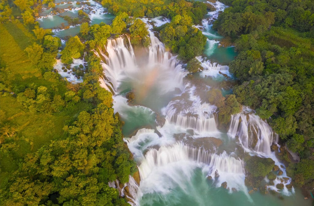Top 10 photography spots in Northern Vietnam top 10 photography spots in northern vietnam ban gioc waterfalls overview 1024x674 - Top 10 photography spots in Northern Vietnam