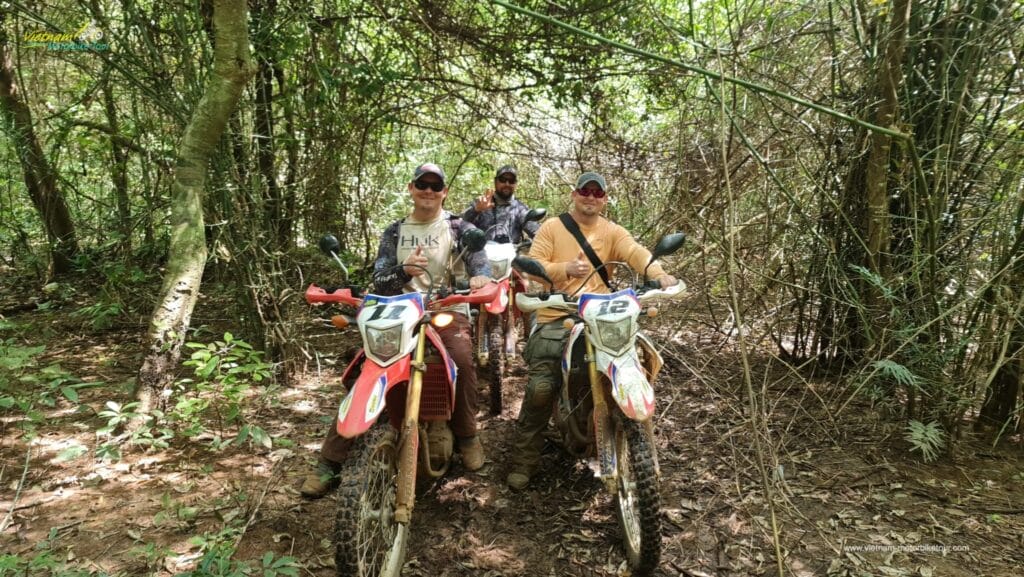 incredible-cambodia-motorcycle-tour-from-siem-reap-to-preah-vihear-tbeng-meanchey-kampong-thom incredible-cambodia-motorcycle-tour-from-siem-reap-to-preah-vihear-tbeng-meanchey-kampong-thom