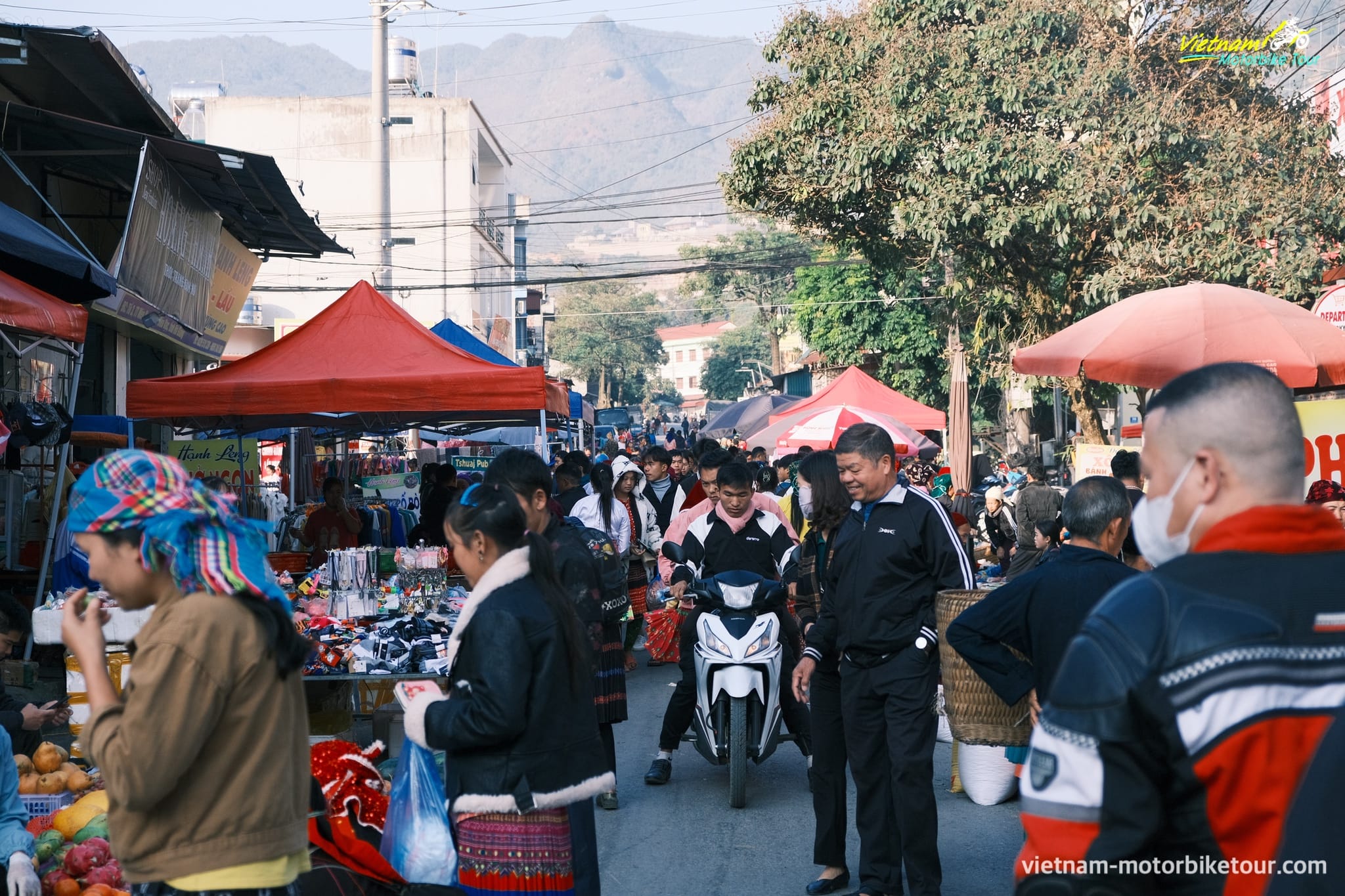 Vietnam Motorcycle Tour to Dong Van: Ride the Legendary Northern Loop Local Market in Dong Van Ha Giang 3 - Vietnam Motorcycle Tour to Dong Van: Ride the Legendary Northern Loop