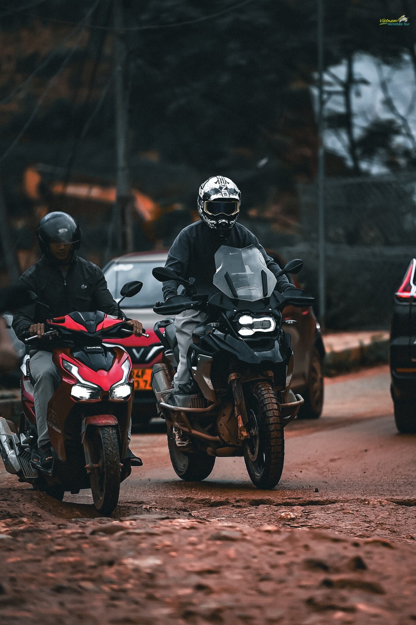 exhilarating-ho-chi-minh-trail-big-bike-adventure-from-hanoi-to-hoian-via-pu-luong-phong-nha