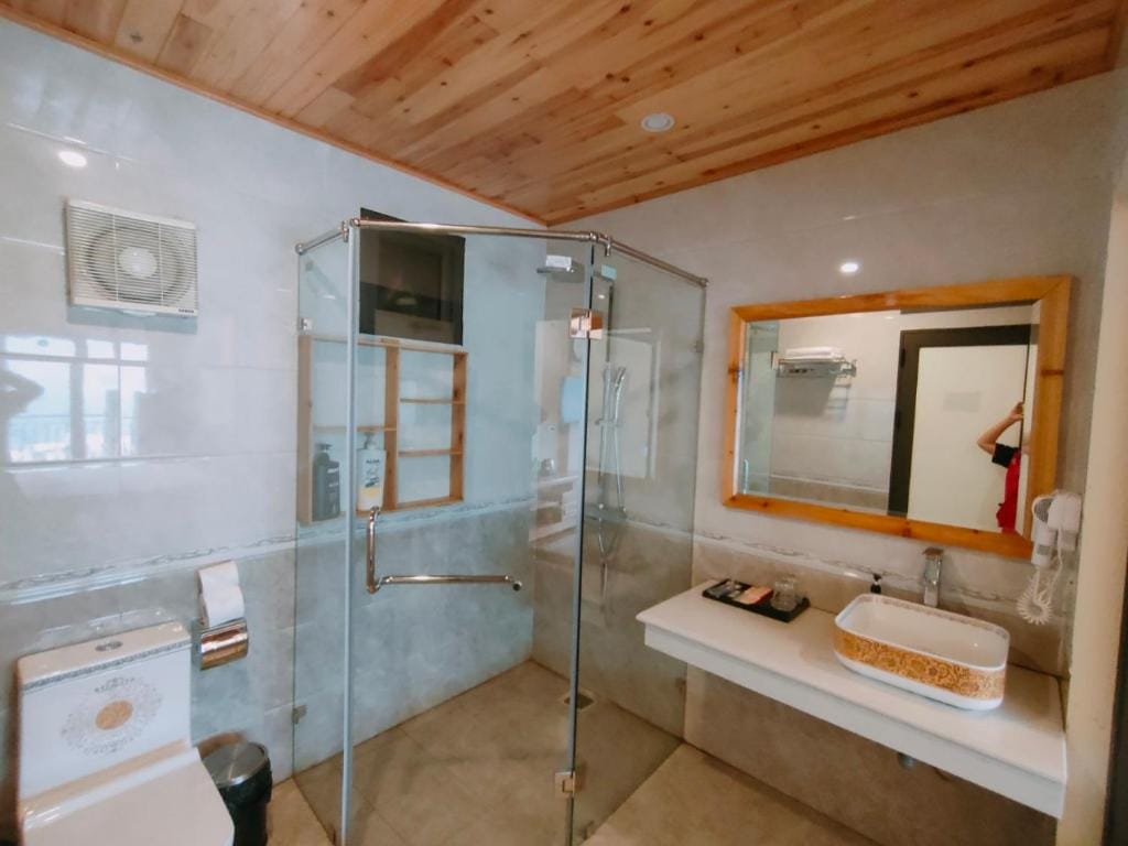 The Ultimate Guide to Accommodations in Northern Vietnam Bathroom - The Ultimate Guide to Accommodations in Northern Vietnam