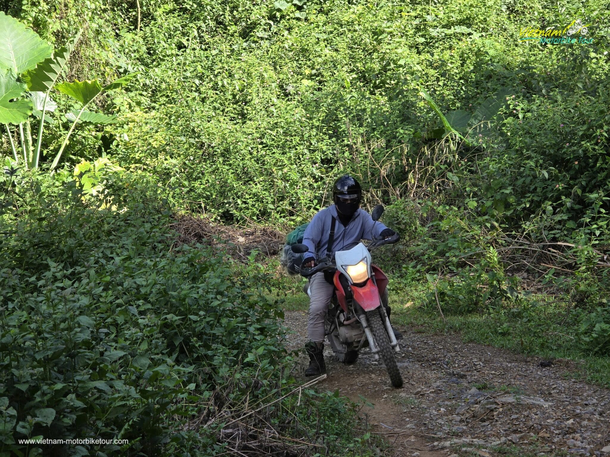 3-Day Northwest Vietnam Offroad Motorcycle Tour to Ta Xua via Bo Am Hot-Springs, Mai Chau, Tram Tau northwest vietnam dirt bike adventure to ta xua via van yen ferry 4 - 3-Day Northwest Vietnam Offroad Motorcycle Tour to Ta Xua via Bo Am Hot-Springs, Mai Chau, Tram Tau