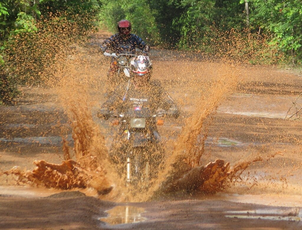 4-Day Thakhek Off-Road Motorcycle Tour – Kong Lor Cave & Jungle Trails Motorbike Tours Laos Luang Prabang Motorbike tours Offroad Laos 1024x781 - 4-Day Thakhek Off-Road Motorcycle Tour – Kong Lor Cave & Jungle Trails