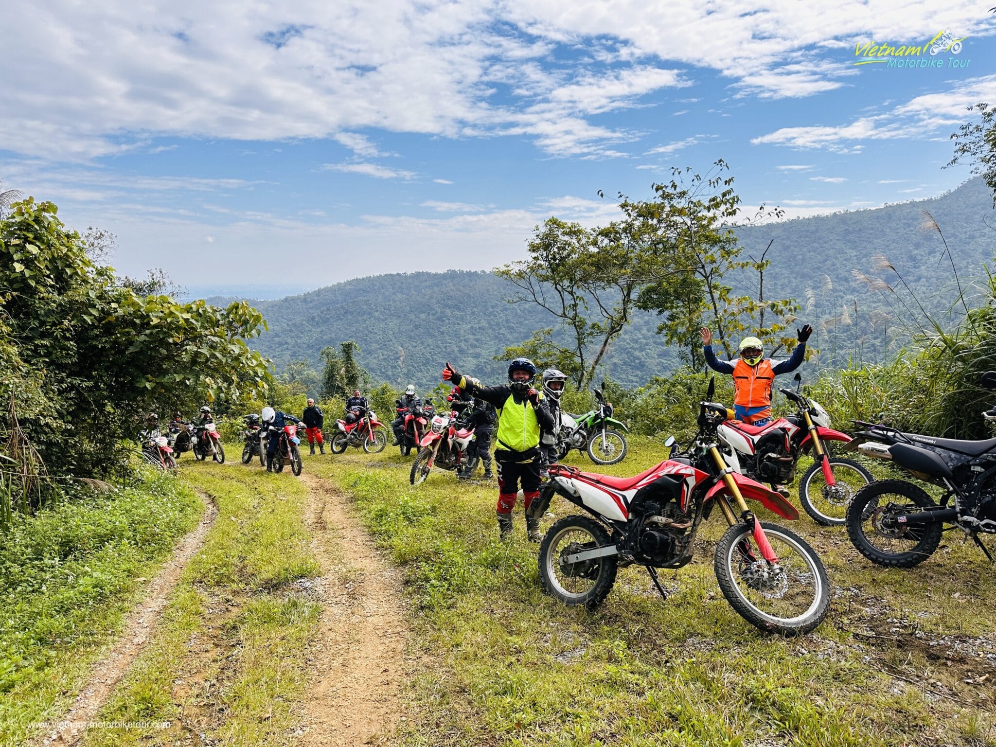 8-Day Wild Northwest Vietnam Dirt Bike Adventure to Dien Bien, Sapa, Mu Cang Chai & Ta Xua hanoi motorbike tour to mai chau 22 - 8-Day Wild Northwest Vietnam Dirt Bike Adventure to Dien Bien, Sapa, Mu Cang Chai & Ta Xua