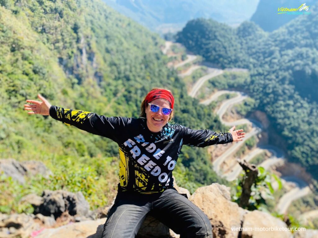 Motorbike riding the spectacular Khau Coc Cha Pass in Cao Bang Vietnam